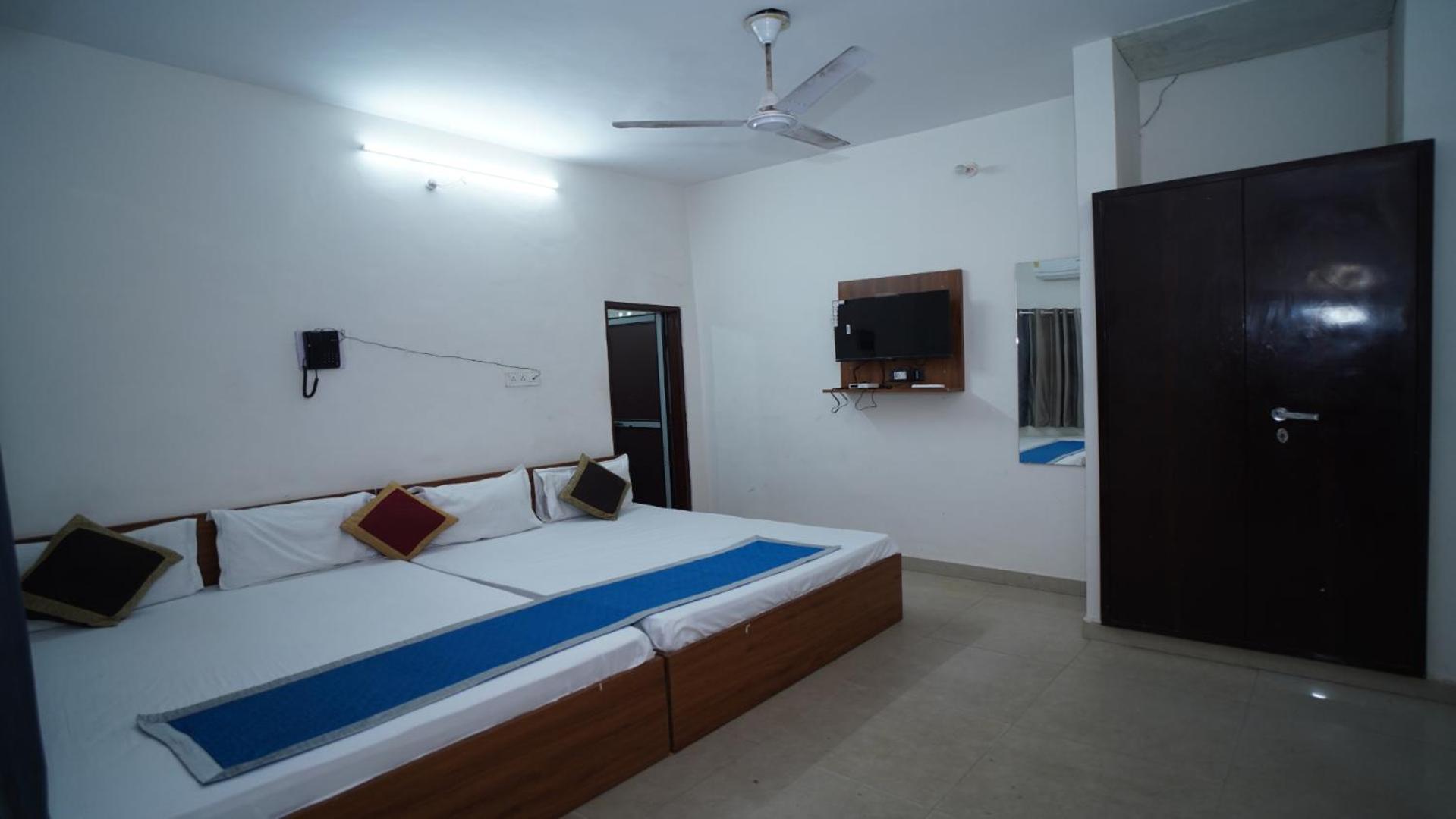 Hotel Apoorv - Near Jaipur Railway Station Стая снимка